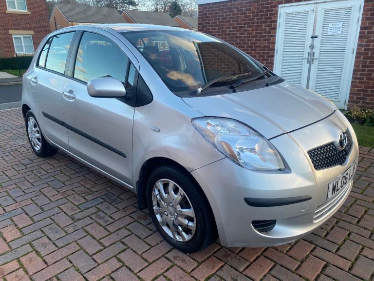 AUTOMATIC 2006 Toyota Yaris 1.3 5dr petrol Only 119k IDEAL NEW DRIVER ULEZ FREE RARE CHEAP TO RUN