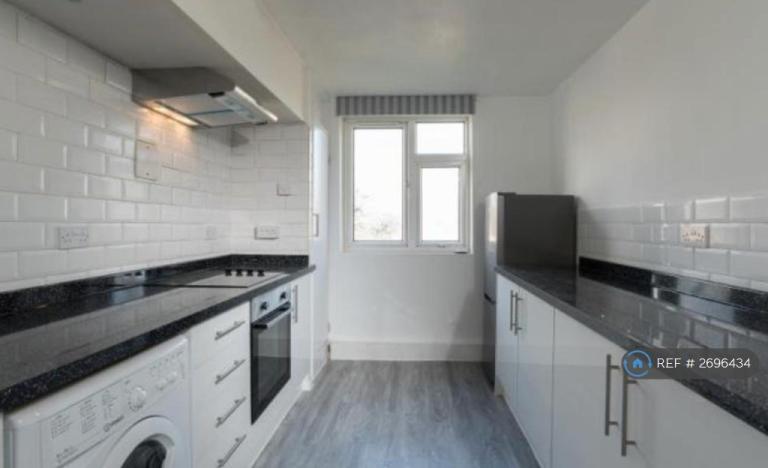 2 bedroom flat in Ascension House, Bath, BA2 (2 bed) (#2696434)
