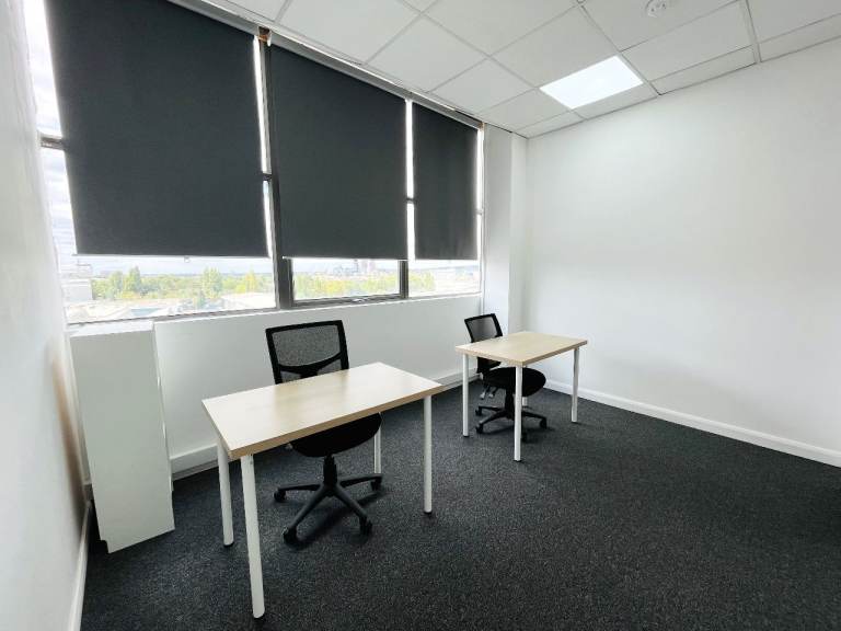 Small Office / Beauty Studio to rent in Park Royal NW10
