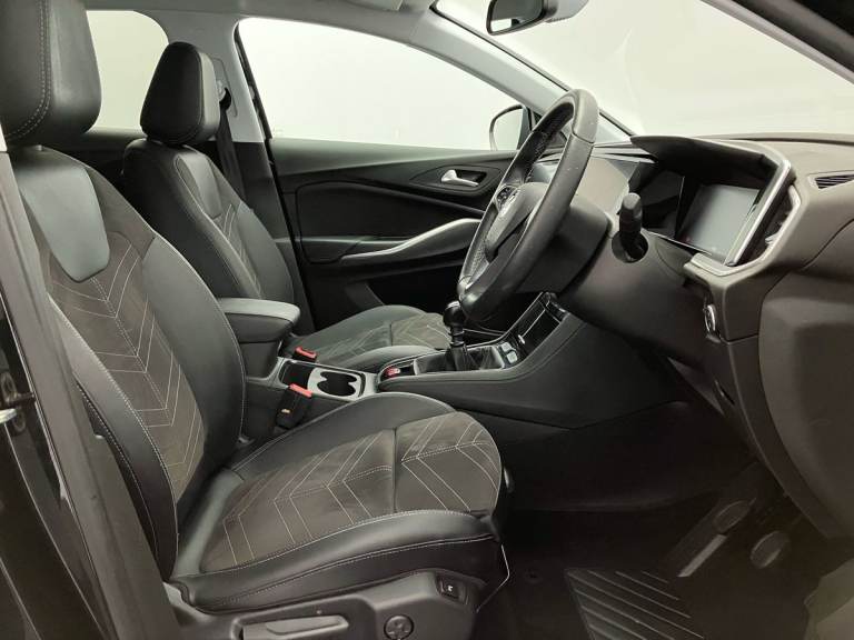 2022 Vauxhall Grandland 1.2 Turbo Ultimate 5dr Hatchback PETROL Manual