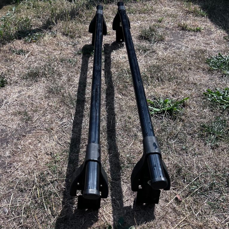 Halfords Roof Bars with Foot Pack (missing rubber pads)