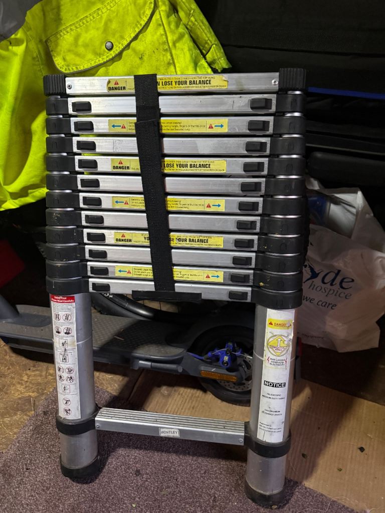 Extendable ladders 3.8mtr