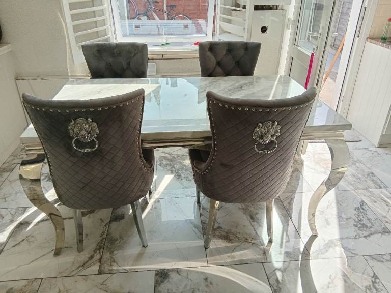 Dining table 