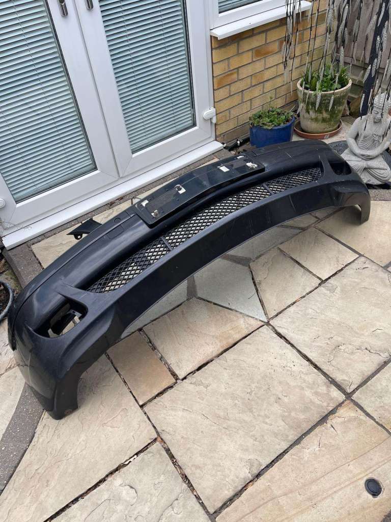 Front Bumper Unit off BMW 730D 2008 good condition