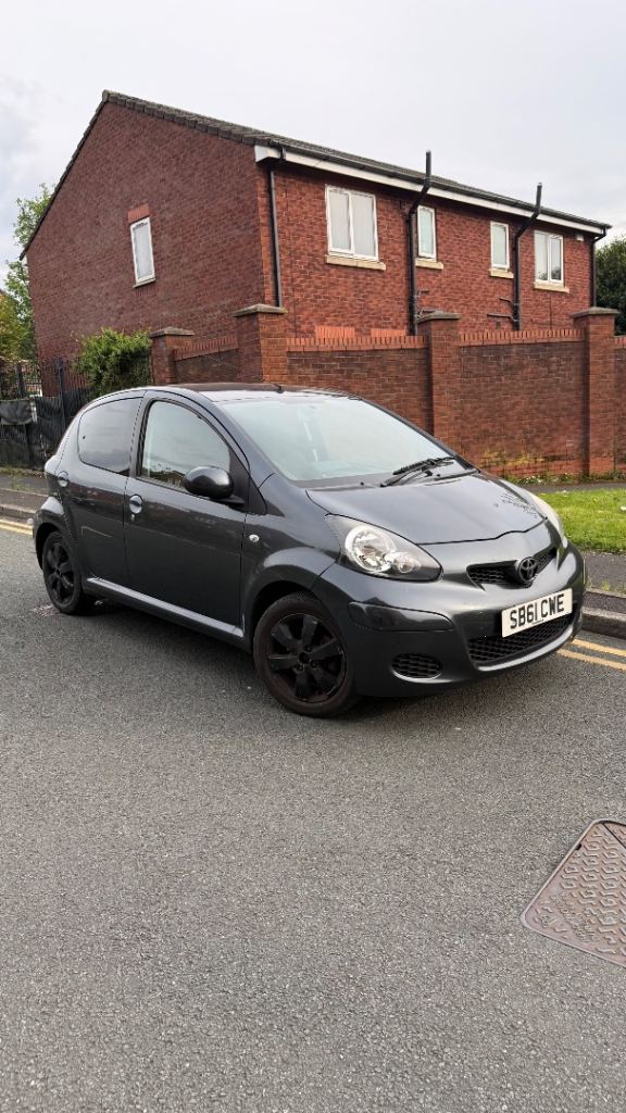 Toyota, AYGO, Hatchback, 2011, Manual, 998 (cc), 5 doors