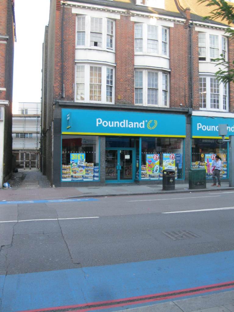 DSS TOOTING 2ND FLOOTR 1BEDROOM FLAT+TERRACE IDEAL SINGLE PARENT&CHILD NEAR NURSERY&PRIMARY SCHOOL