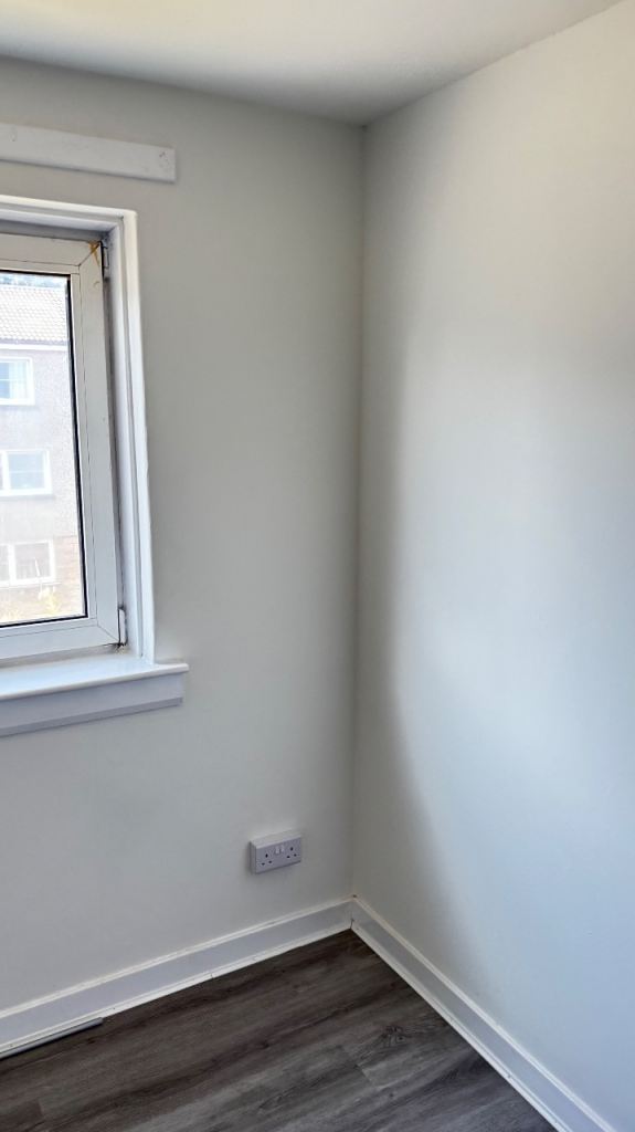 FLAT/ROOMS AVAILABLE TO RENT