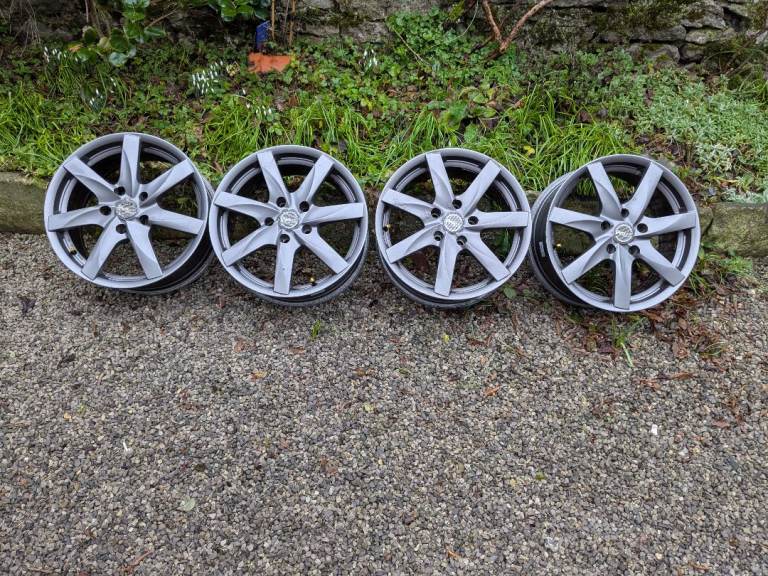 4 X proline alloy wheel hubs 