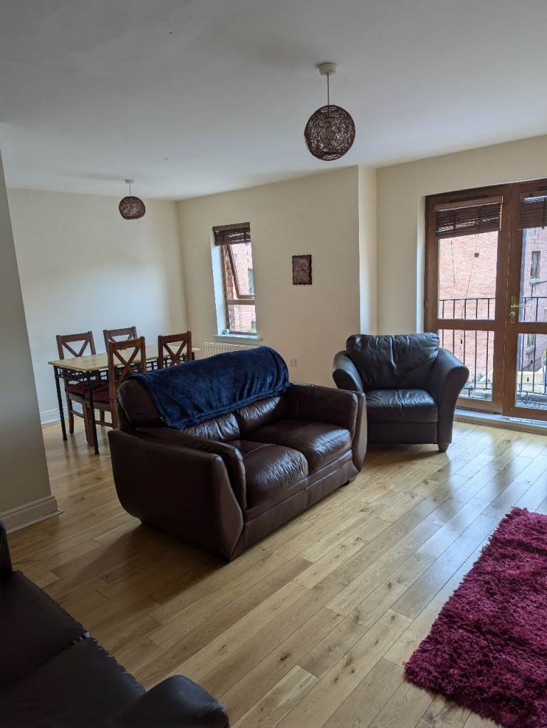 4 Bed house. Annadale Belfast . £1650