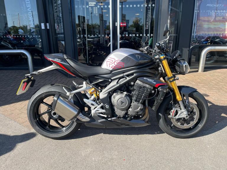 2025 Triumph SPEED TRIPLE 1200 RS Speed Triple 1200 RS Premium paint (25MY) Adventure PETROL Manual