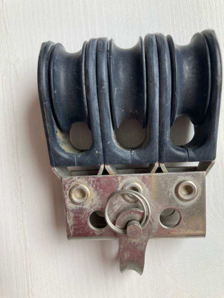 Harken Ball Bearing Triple Pulley 22mm Micro-Block. Low Frictiion