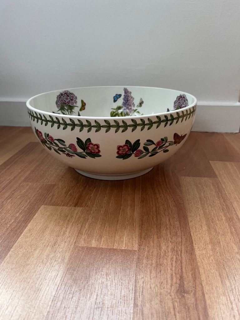  Portmeirion Pottery large serving bowl featuring the 'Botanic Garden’ design, made in Britain .