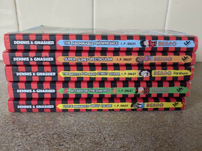 Dennis & Gnasher Boomics x5