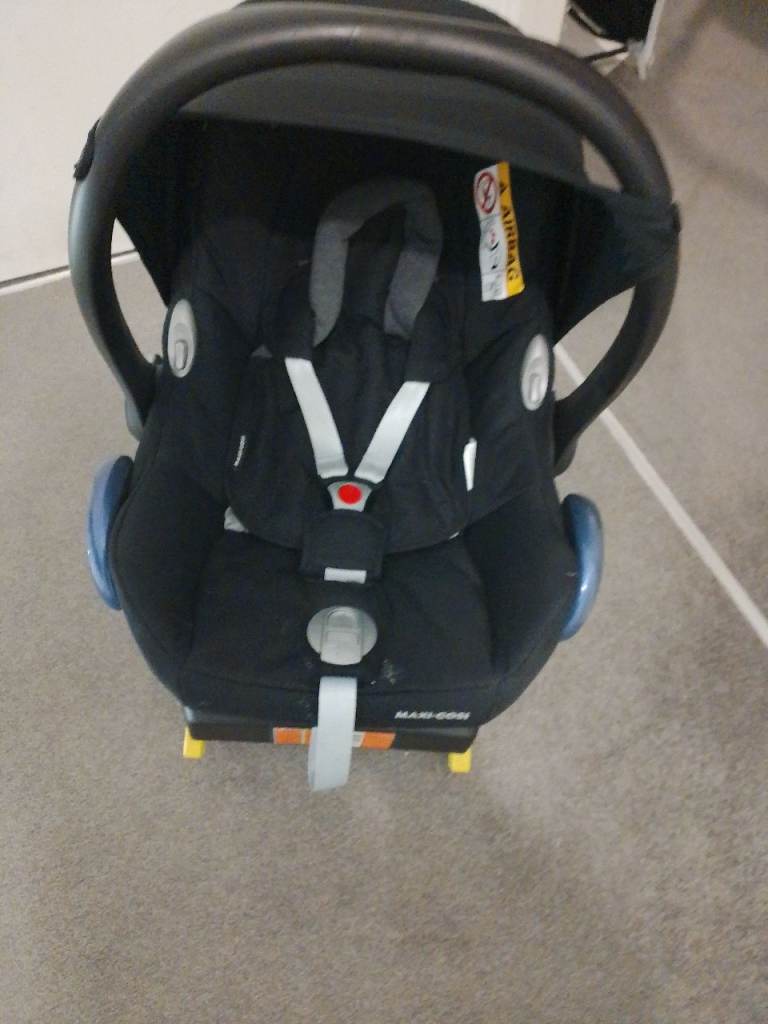 Maxi-Cosi cabrio Infant Car Seat – Black, Good Condition