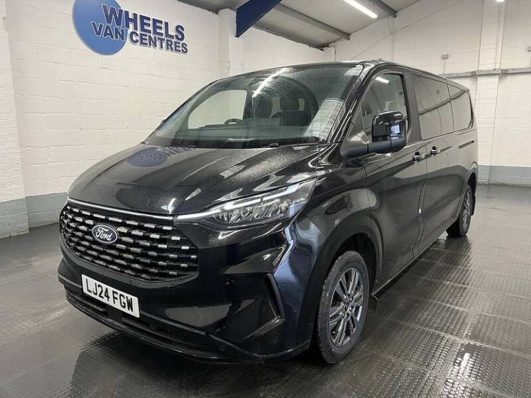 Ford Tourneo Custom 2.0 320 EcoBlue Titanium Luxe Minibus Double Cab 5dr Diesel Manual L2 Euro  M...