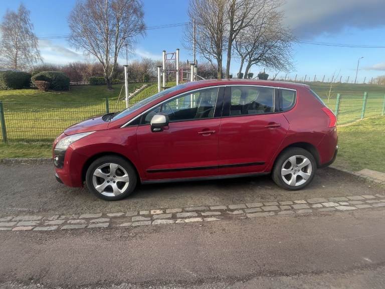 Peugeot, 3008. 2012. v low miles 51k. Motd til next Jan. 