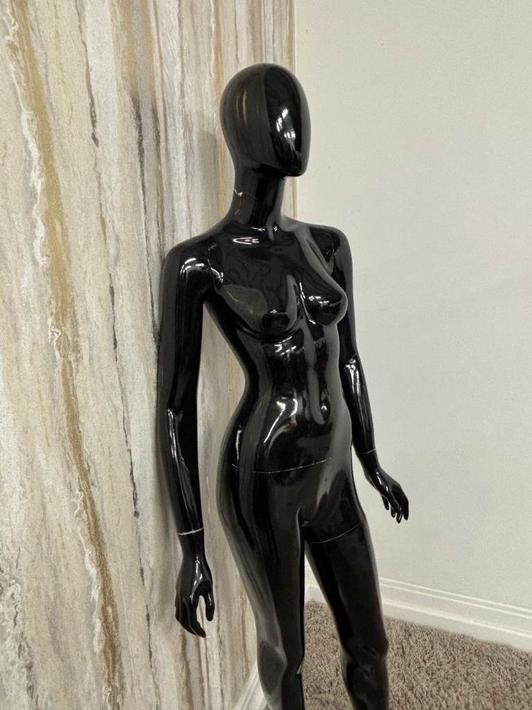 5 Various Positioned Black Gloss Mannequins 