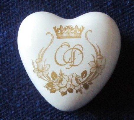 Fine bone china, heart shaped TRINKET BOX - CHARLES & Diana wedding - 19.7.1981