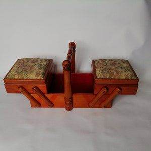 VINTAGE CANTILEVER SEWING BOX