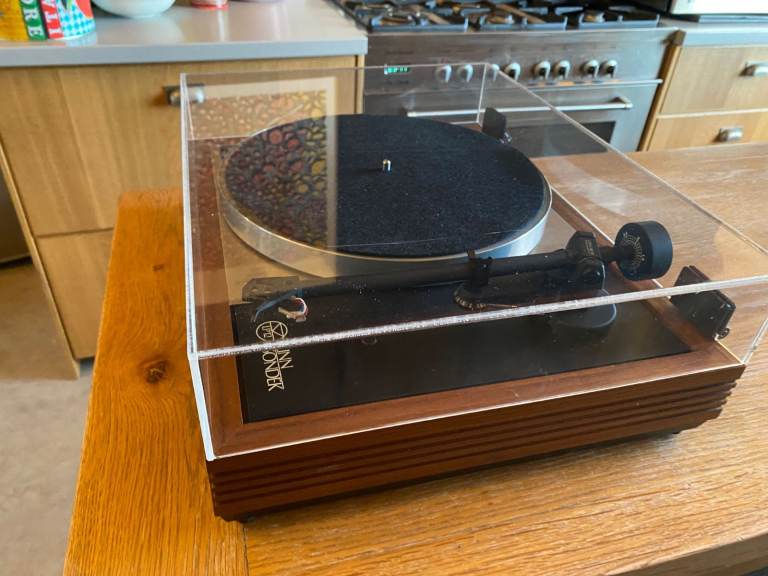 LINN SONDEK TURNTABLE