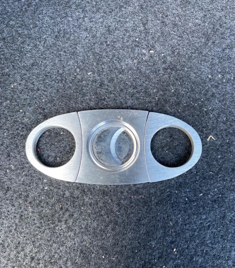 Cigar cutter