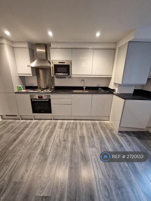 2 bedroom flat in Alnus Apartments, South Croydon, CR2 (2 bed) (#2720133)