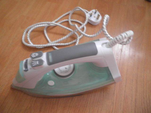 Iron Singer Brand Steam Iron