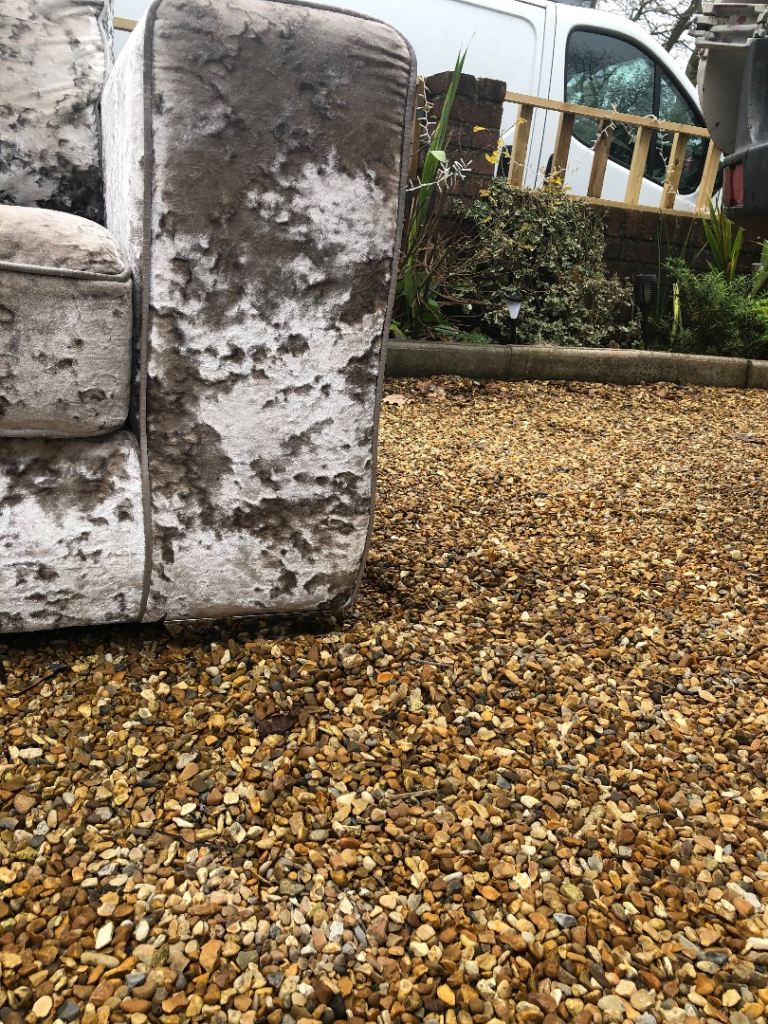 DFS CORNER SOFA SUPER COMFY SMOKE/PET FREE 240x180cm CAN DELIVER FOR FUEL 