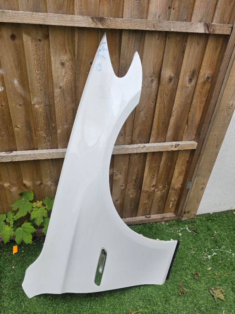 BMW 5 SERIES F10 F11 WING Driver Side PANEL FENDER SINGLE WHITE Breaking Parts 