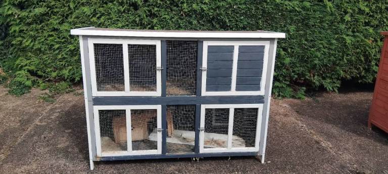 1x rabbit hutch for sale