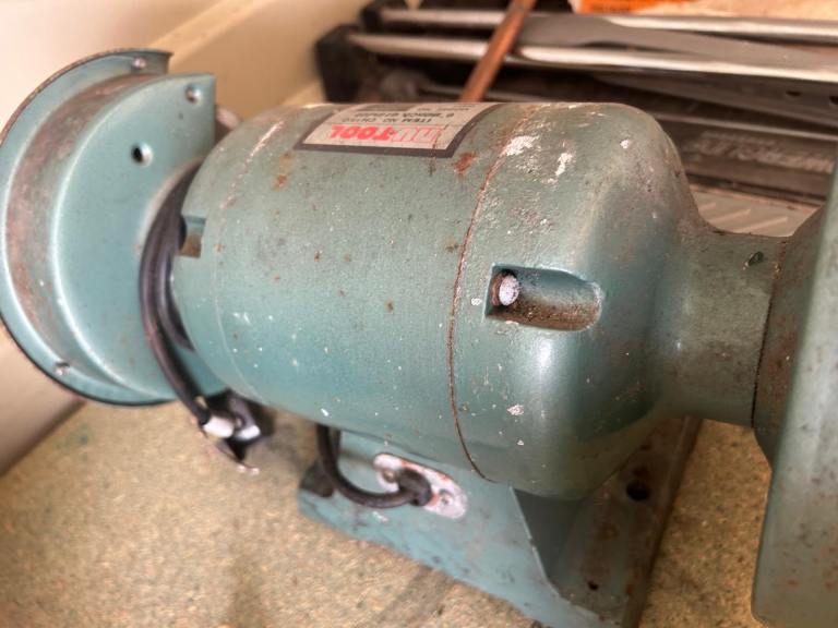NU-TOOL CH150 6” Bench Grinder 370W 240V – 3000 RPM Workshop Grinder – Used Working Order