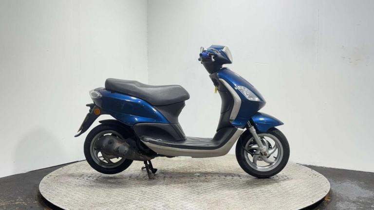 Piaggio Fly 2011 RUNNING PROJECT BIKE SPARES OR REPAIR 125CC SCOOTER