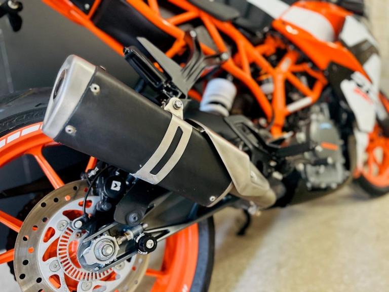 STUNNING 2017/17 KTM RC 390 MOTORCYCLE 