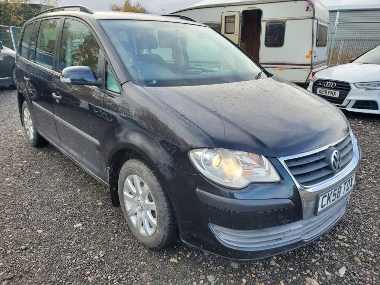 VOLKSWAGEN TOURAN 1.6 S 2009