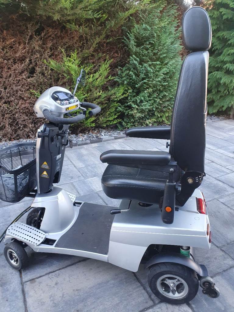 Large 8 mph mobility scooter quingo can deliver 