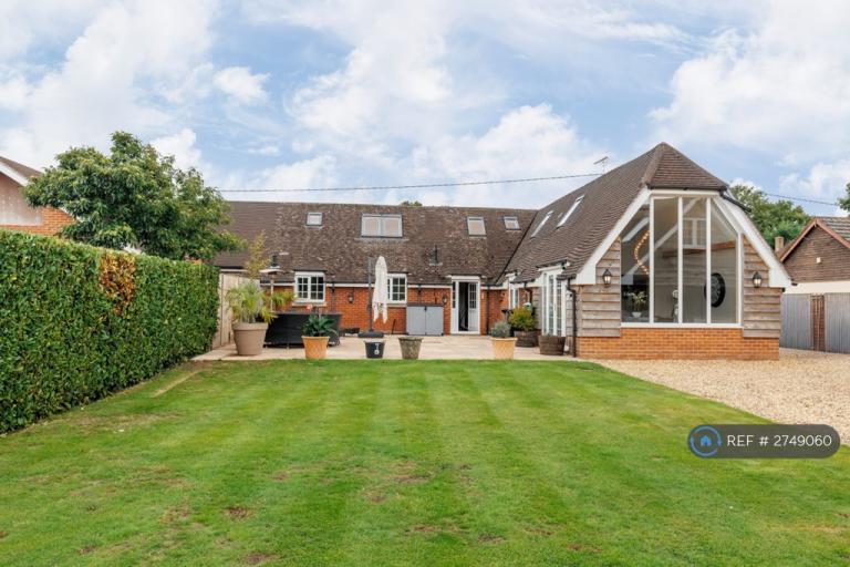 4 bedroom house in Station Road, Fordingbridge, SP6 (4 bed) (#2749060)
