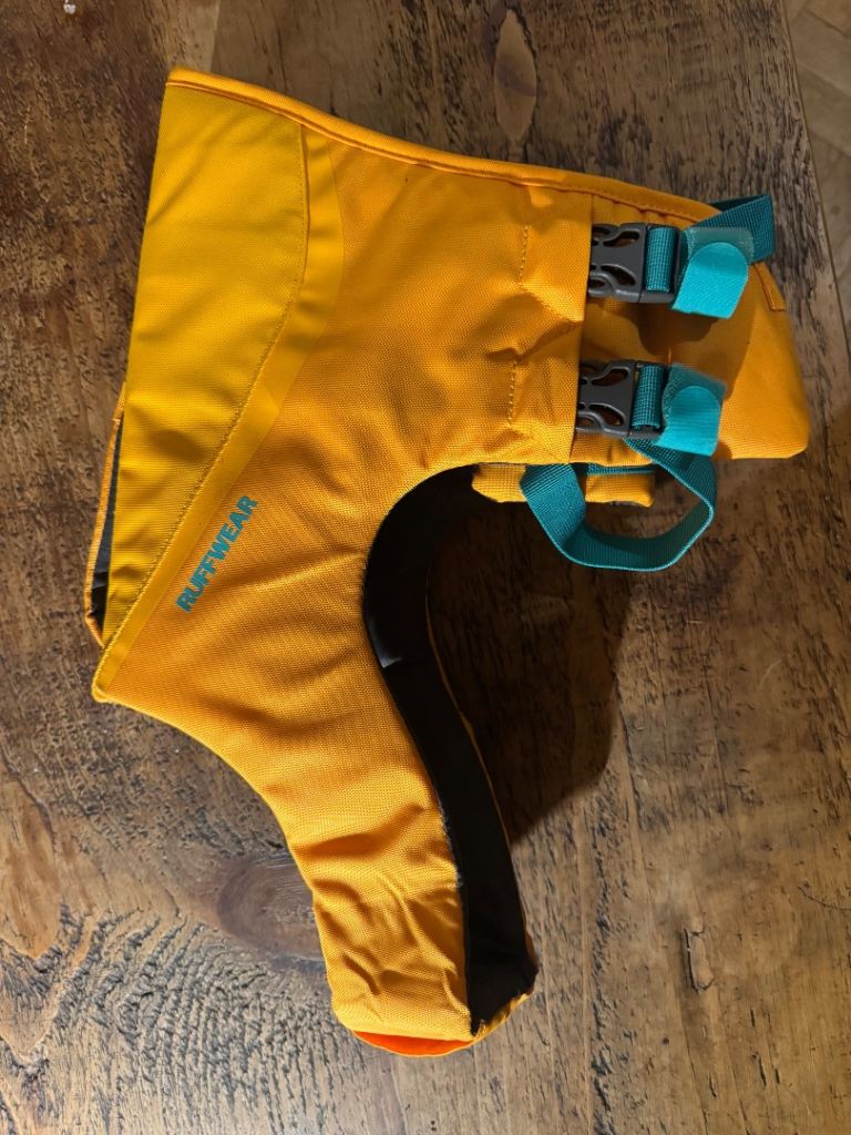 Ruffwear dog life jacket : brand new 