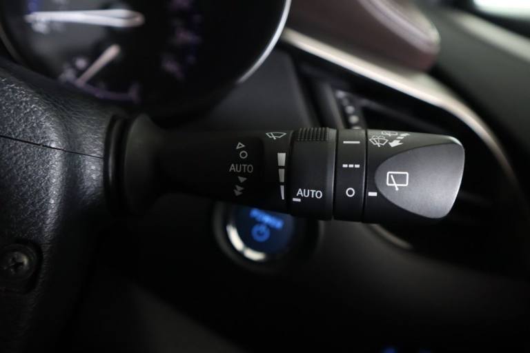 2017 Toyota C-HR 1.8 VVT-h Excel SUV 5dr Petrol Hybrid CVT Euro 6 (s/s) (122 ps) HATCHBACK PETROL...