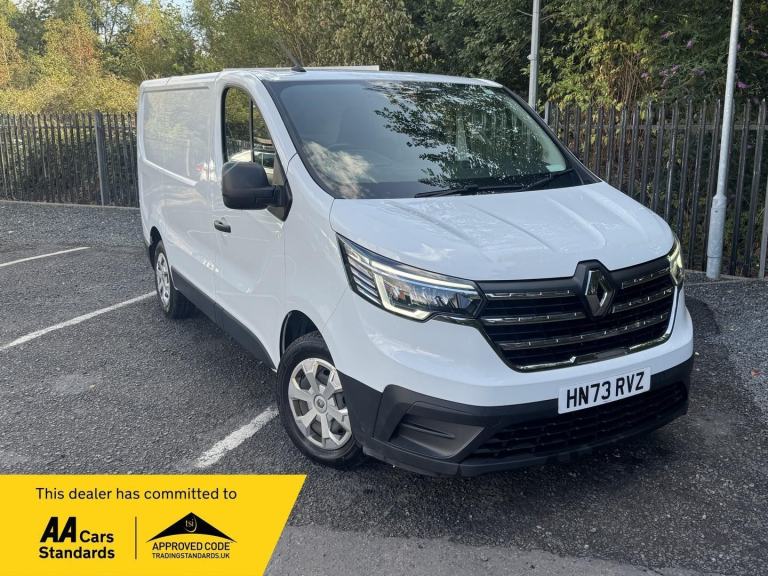 RENAULT TRAFIC 2.0 DCI BLUE SL30 ADVANCE 2023 Diesel Manual in White