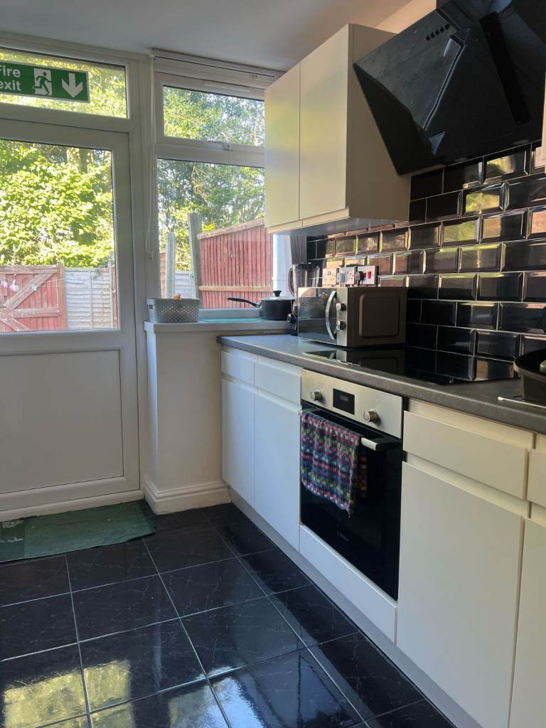 🏃‍♀️ Act Fast! Your New Shared Home in Birmingham – All Bills, No Upfront.