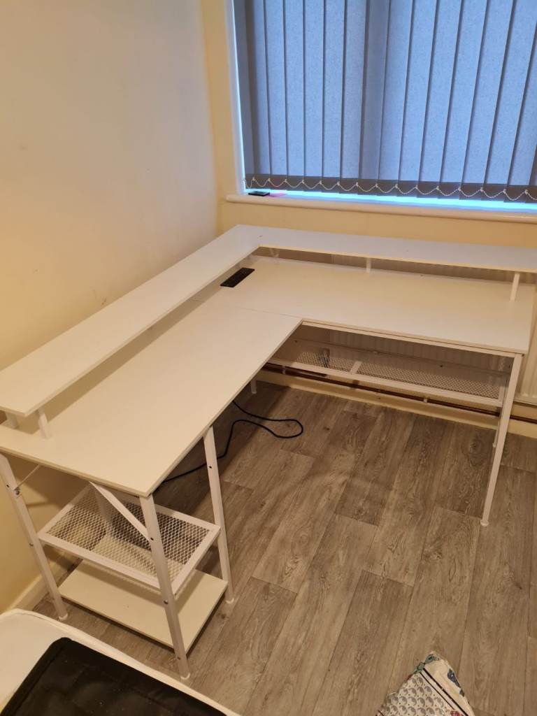Bargain 40 pound for chair and desk