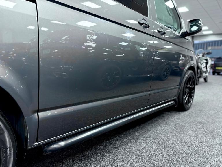 2022 Volkswagen Transporter 2.0 BiTDI T32 Highline Kombi DSG FWD SWB Euro 6 (s/s) 5dr WINDOW VAN ...