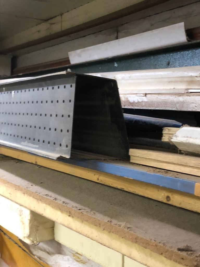 Metal lintel