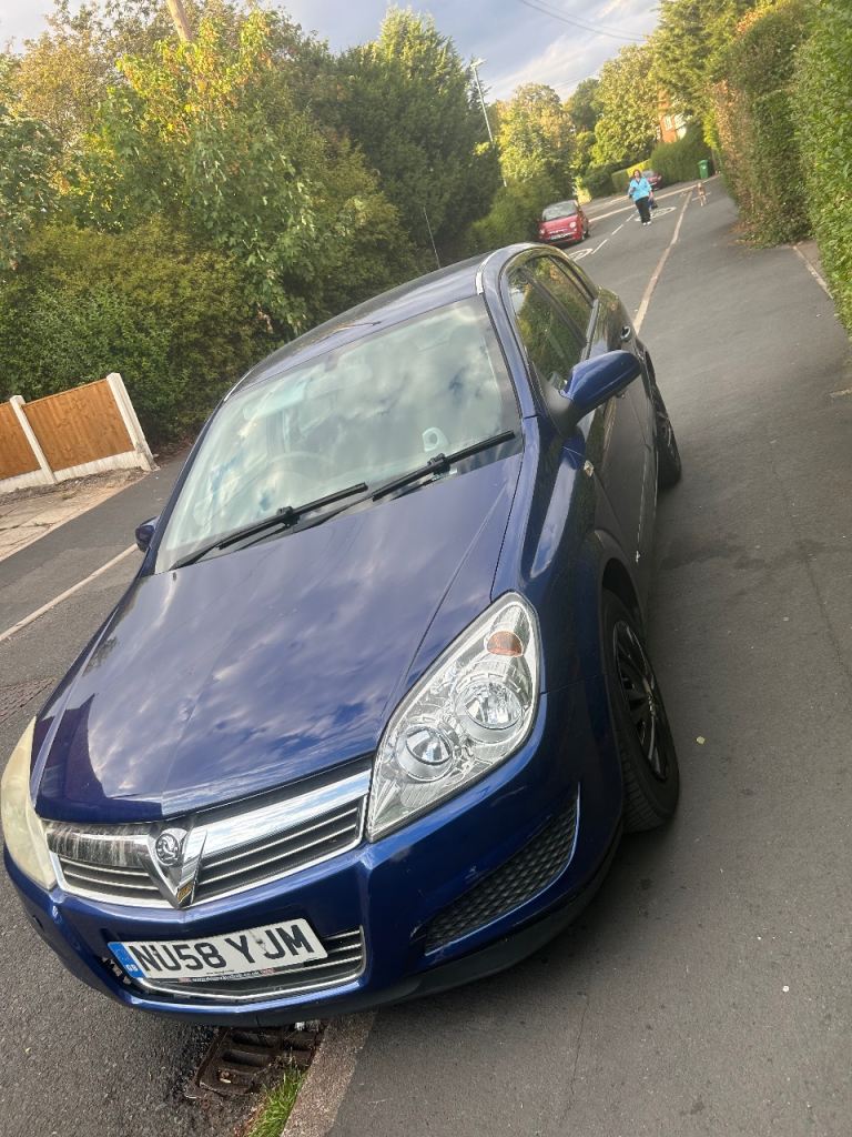 Astra 1.6 9 month mot £250 1st come takes