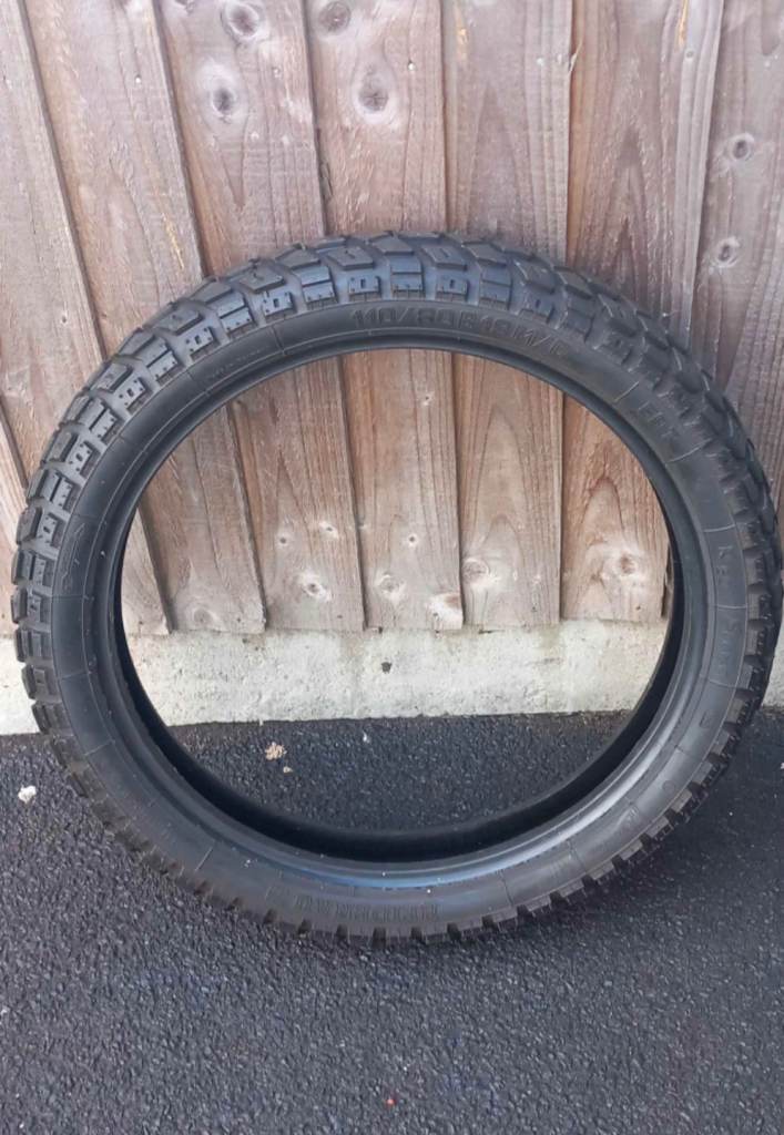Heidenau K60 Motorcycle front trye Size 110 80 19. (Taken off F700gs)  *Also the rear tyre free*
