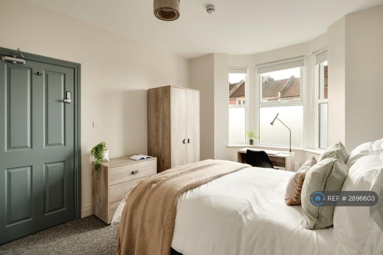 1 bedroom in Arlington Road, Bristol, BS4 (#2896603)