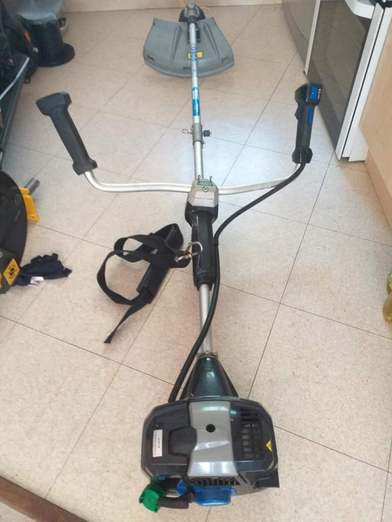 MacAllister  25.4cc Petrol  Grass ,Brush Cutter