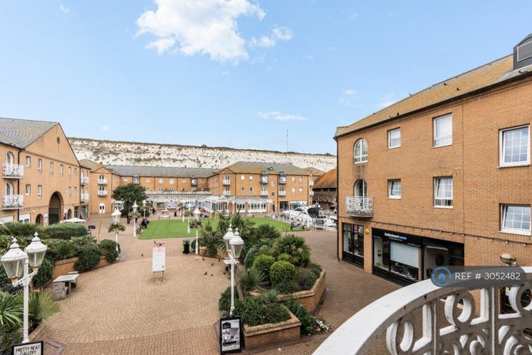 2 bedroom flat in Portside, Brighton, BN2 (2 bed) (#3052482)