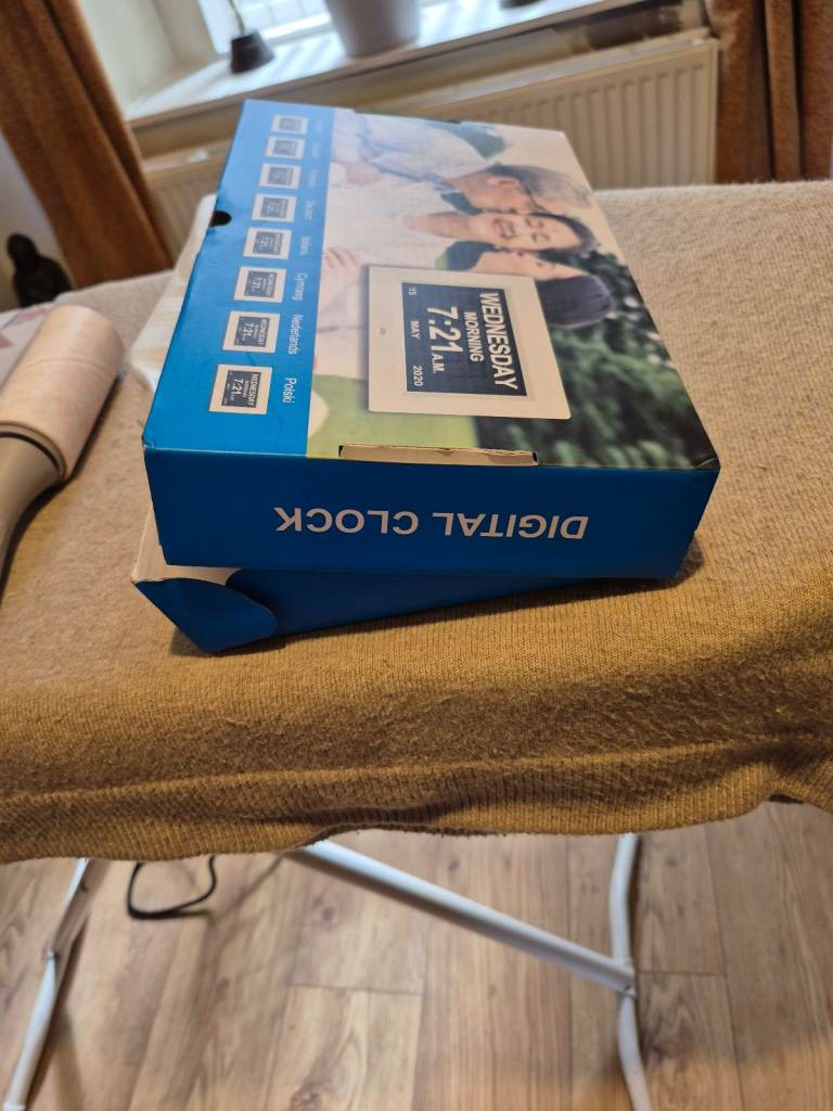 Digital clock for old person 