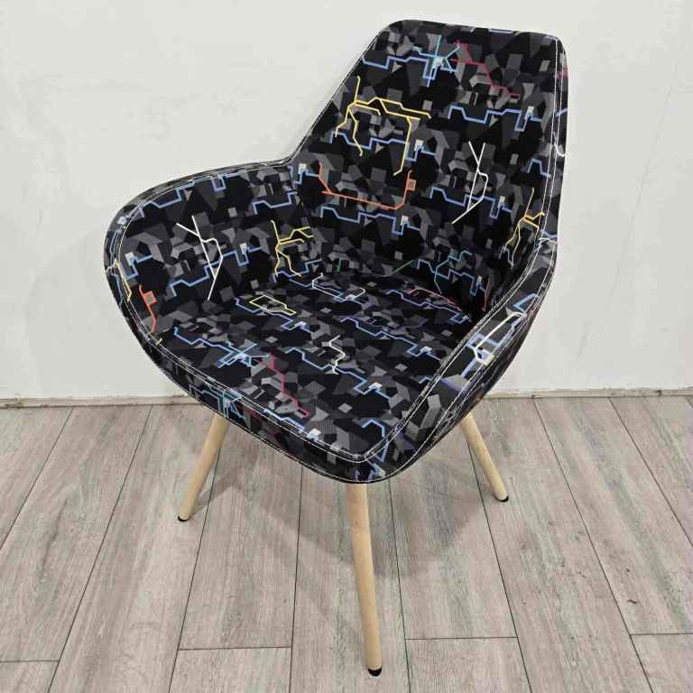 Profim Fan Lounge Chair – Multi-Coloured Patterned Fabric / Maple Legs